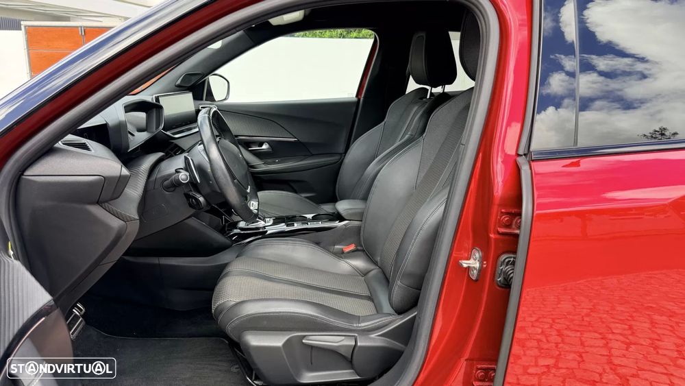 Peugeot 2008 PureTech 130 EAT8 GT - 16