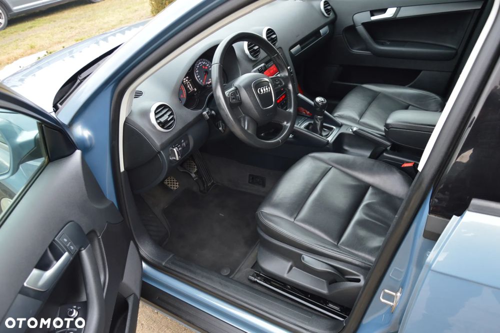 Audi A3 Sportback 1.6 TDI Attraction - 25