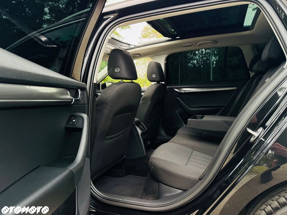 Skoda Octavia 1.6 TDI DSG Premium Edition - 31