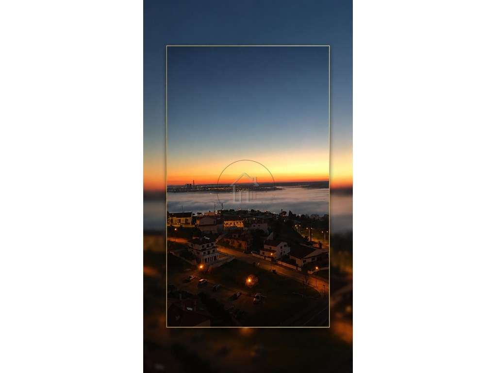 Apartamento de Alto Padrão com Vista Panorâmica sobre o Rio Tejo - Grande imagem: 5/27