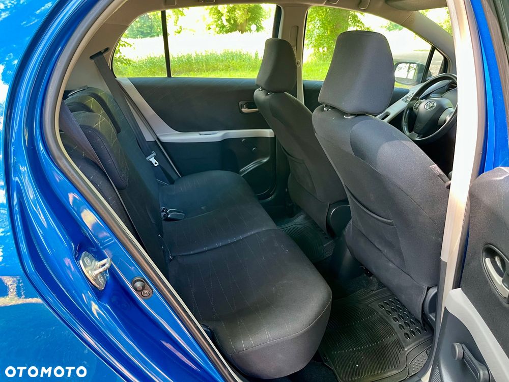 Toyota Yaris 1.3 Luna Hit - 11