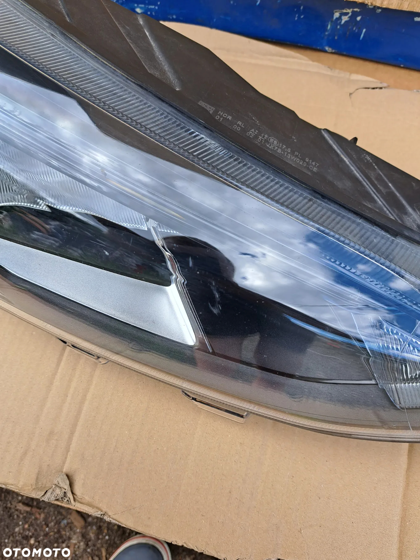 Lampa przednia prawa Ford Focus MK-4 IV JX7B-13W029-CE Reflektor prawy przód Ford Focus IV MK4 4 - 5