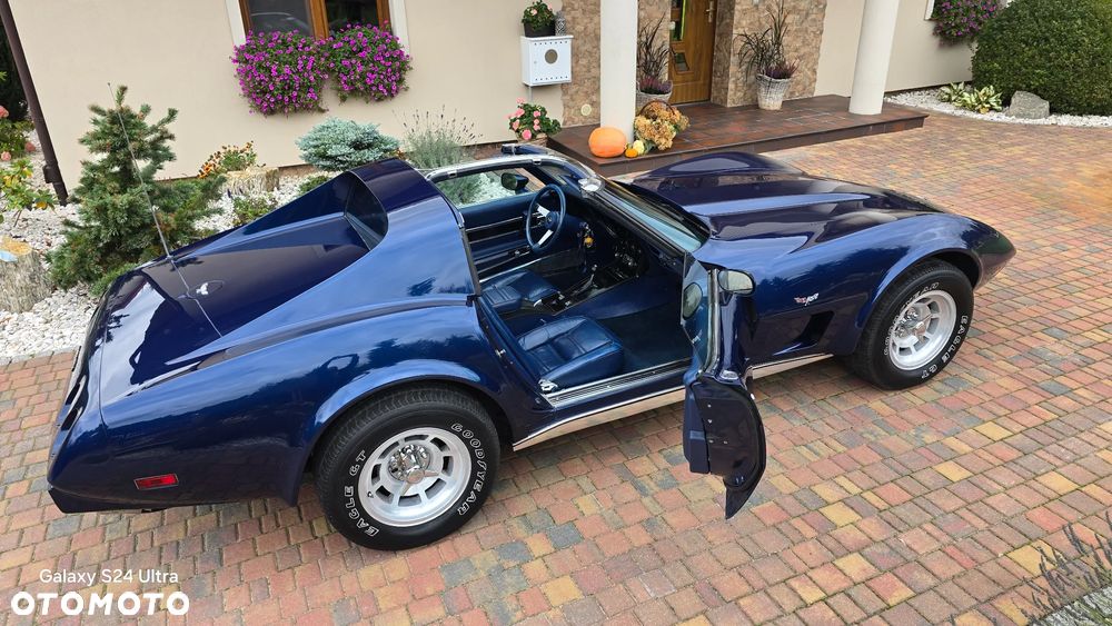 Chevrolet Corvette - 1