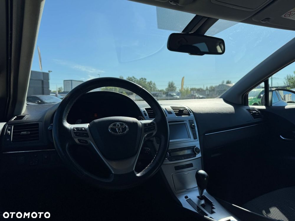 Toyota Avensis 1.8 Premium MS - 12