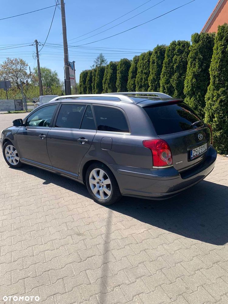 Toyota Avensis 1.8 VVT-i Sol - 3