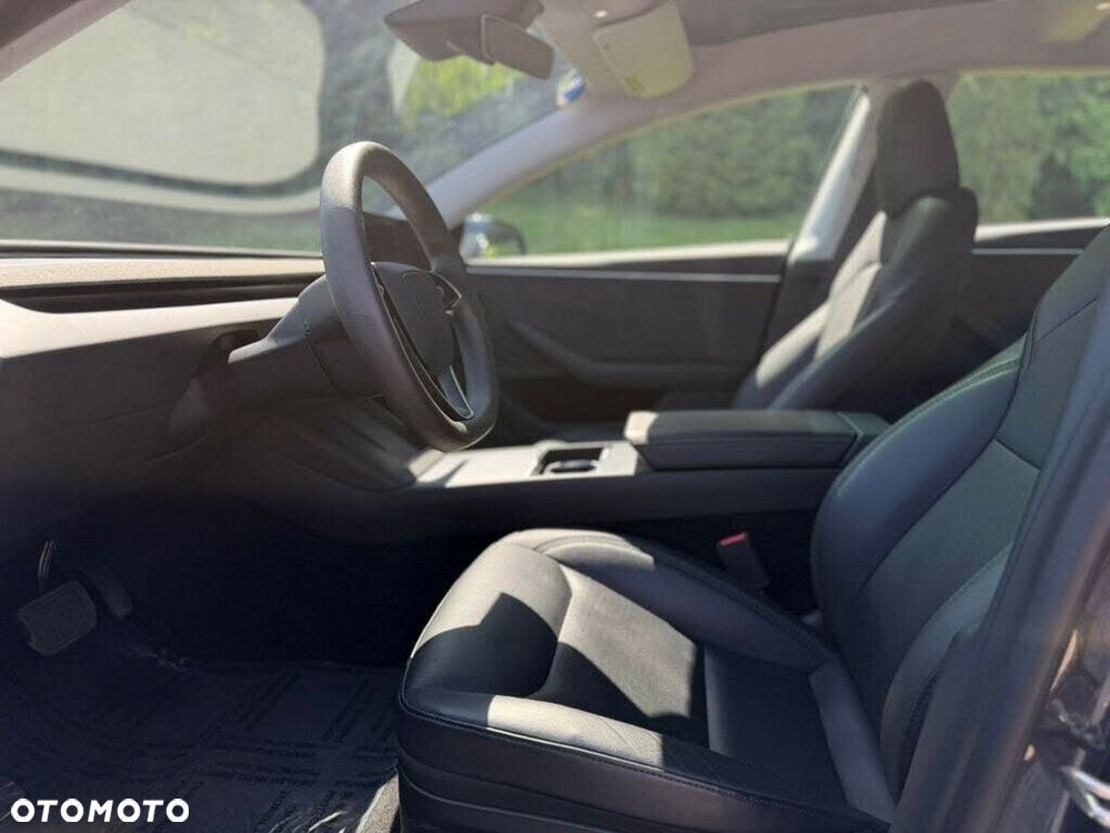 Tesla Model 3 - 7