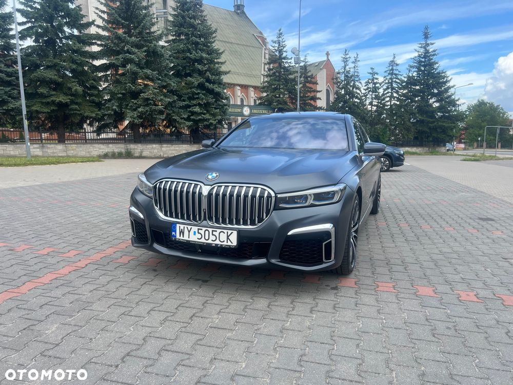 BMW Seria 7 745e - 24