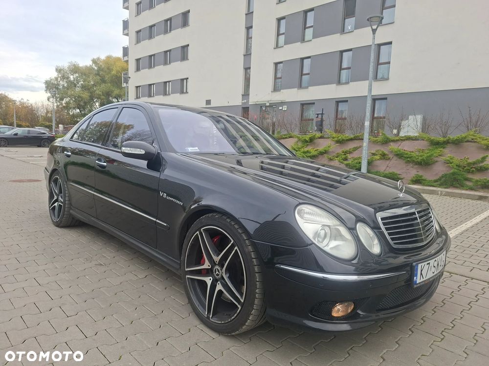 Mercedes-Benz E-Class 2004 photo 5
