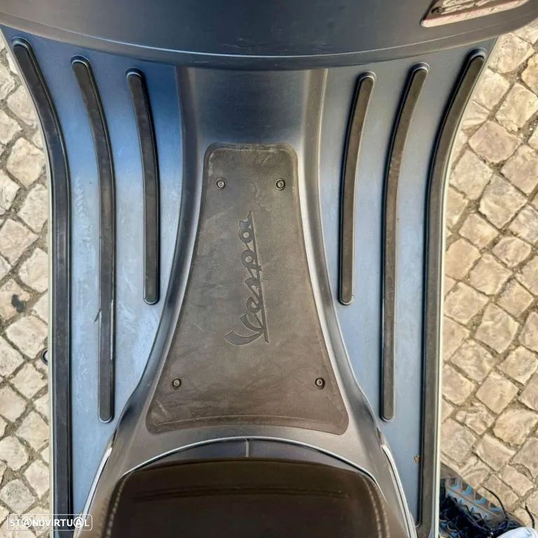 Piaggio Vespa GTS 300 - 11