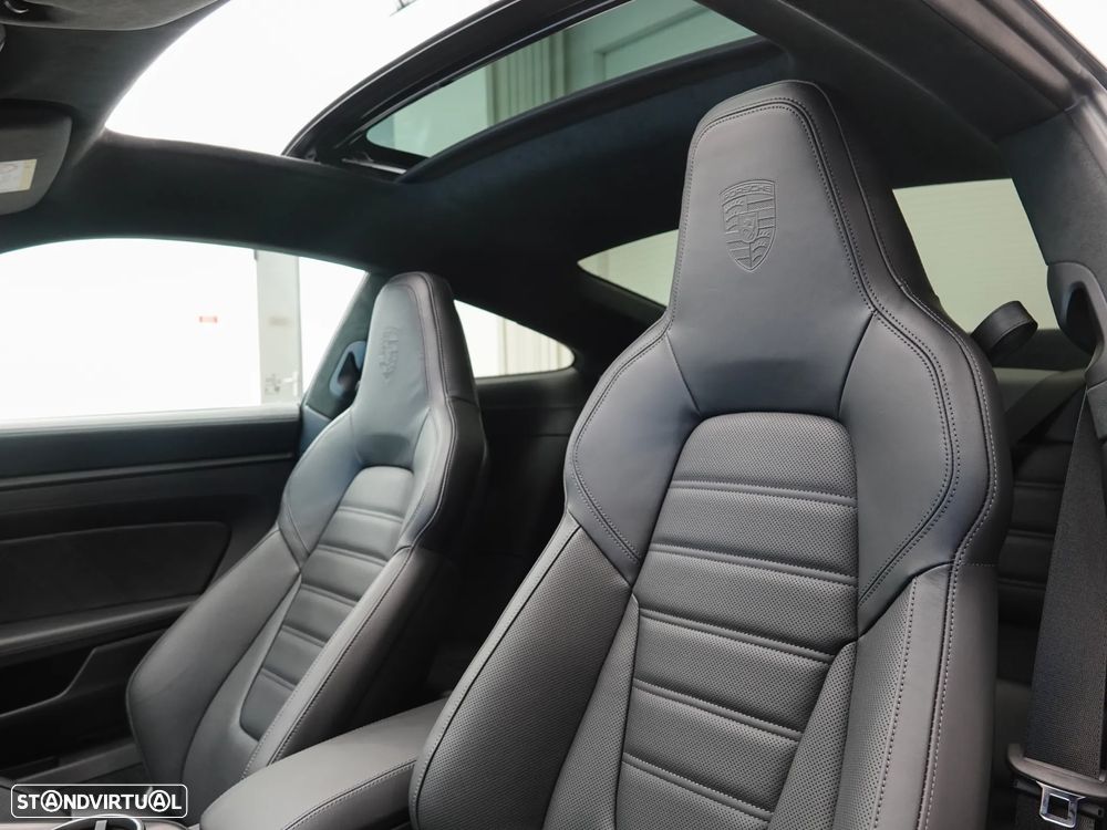 Porsche 911 (992) Carrera 4 GTS - 20