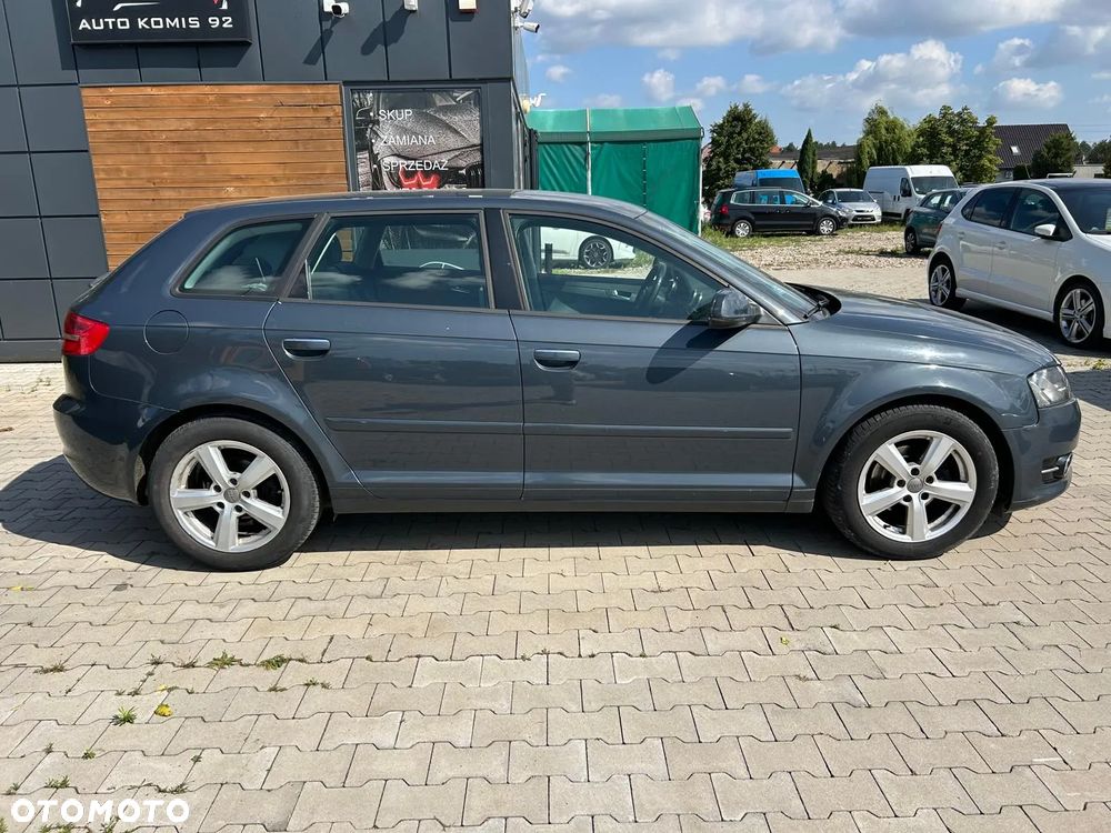 Audi A3 1.6 TDI DPF Attraction - 4