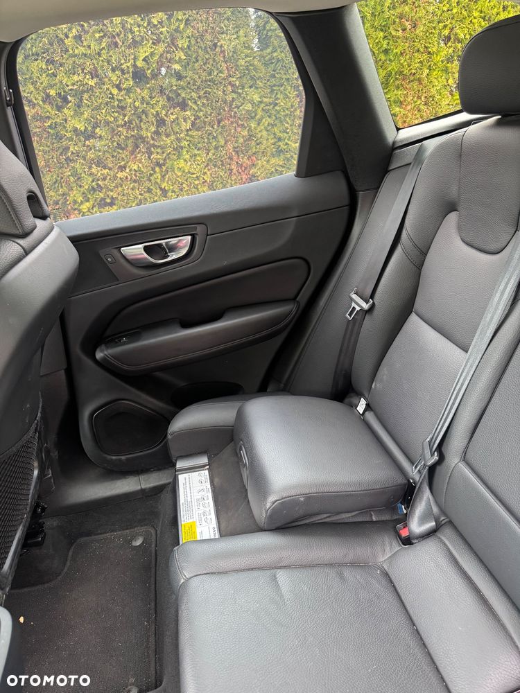 Volvo XC 60 B5 B AWD Ultimate Bright - 8