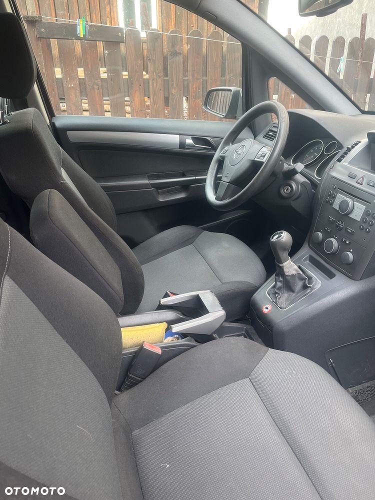 Opel Zafira 1.8 Essentia - 17