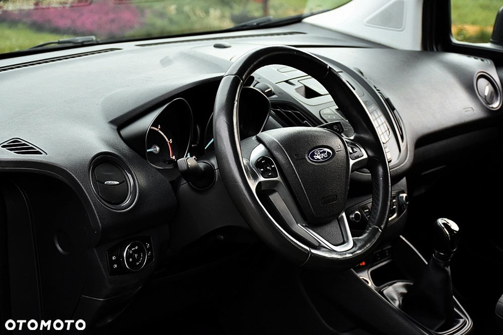 Ford Tourneo Courier 1.5 TDCi Trend - 17