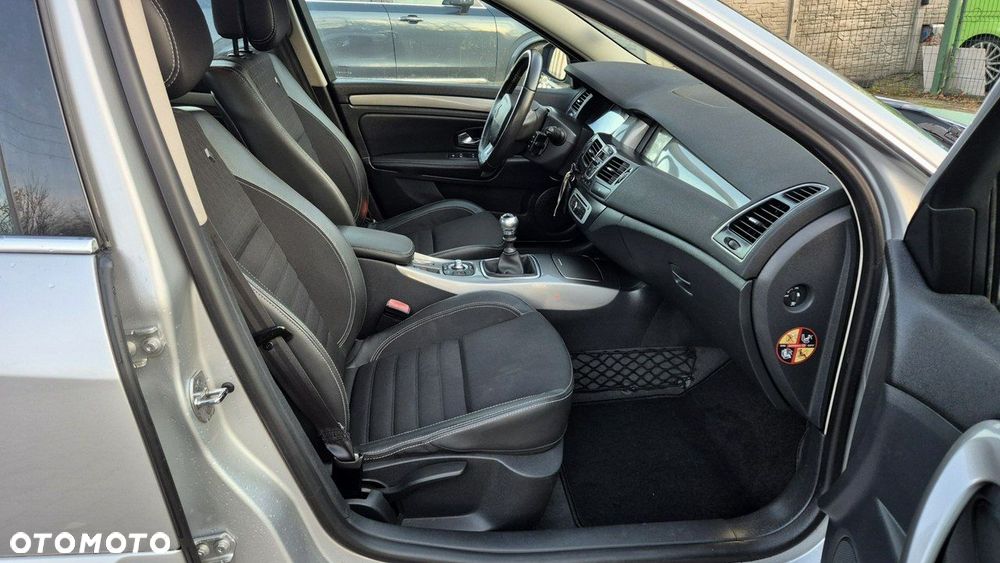 Renault Laguna dCi 110 FAP Limited - 12