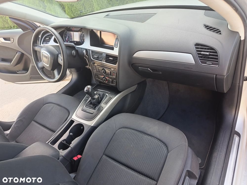 Audi A4 Avant - 10