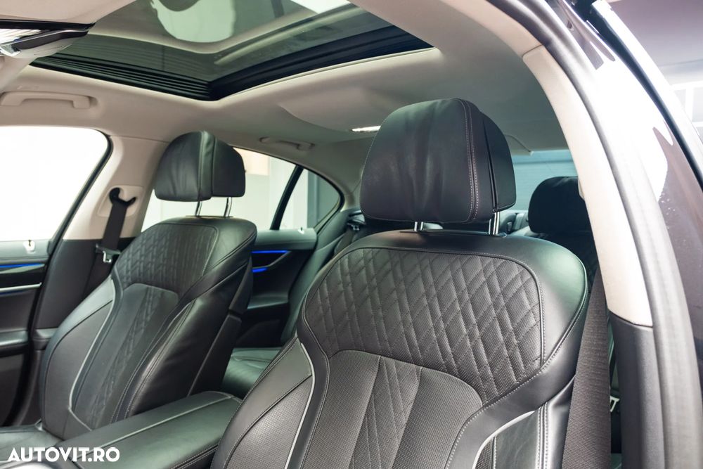 BMW Seria 7 740d xDrive MHEV - 11