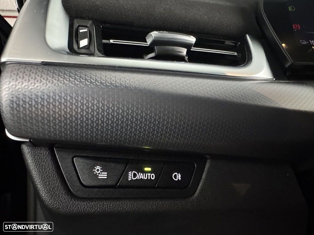 BMW iX2 eDrive20 Pack Desportivo M Pro - 14