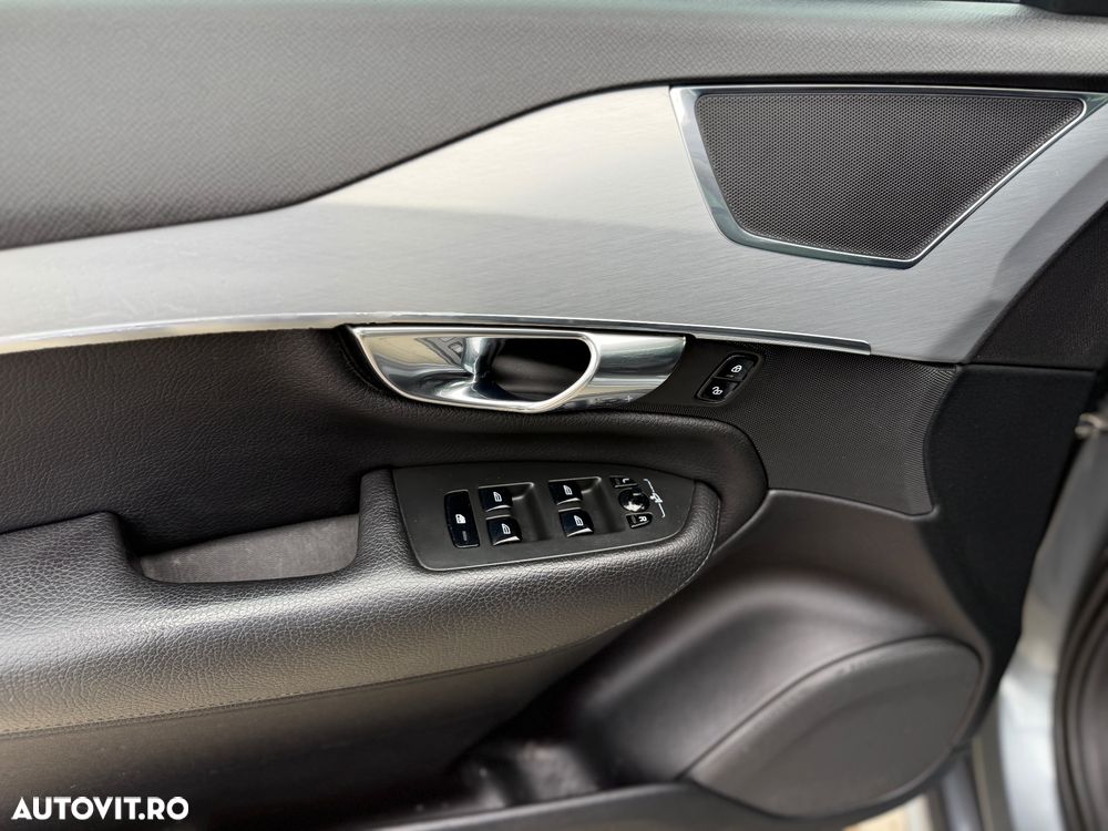 Volvo XC 90 T6 AWD Geartronic Momentum - 11