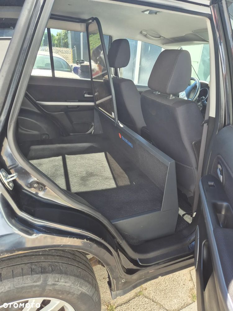 Suzuki Grand Vitara 2.4 De Luxe - 26