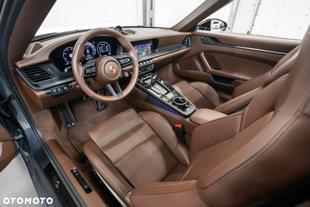 Porsche 911 Targa 4 GTS PDK - 25
