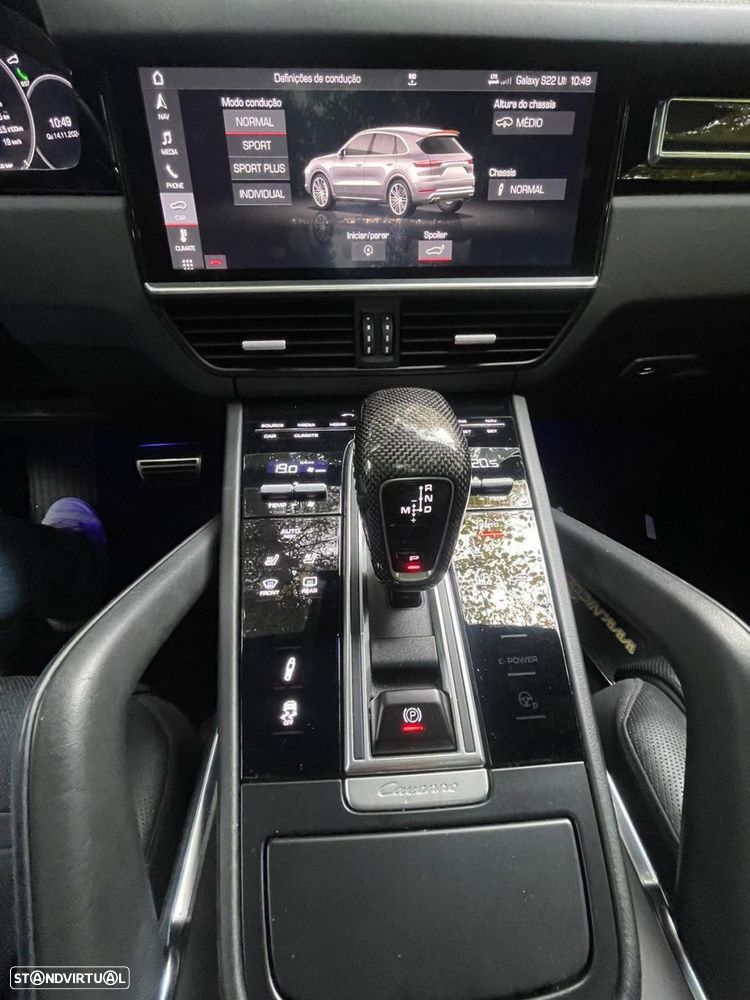 Porsche Cayenne Turbo - 35