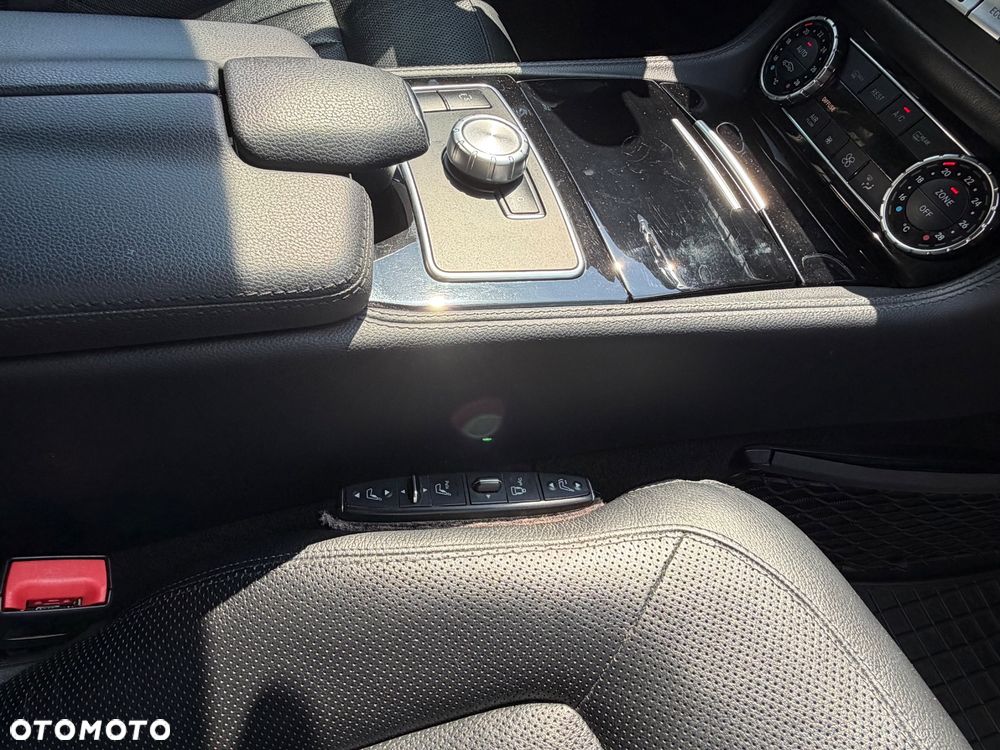 Mercedes-Benz CLS 350 CDI 4Matic 7G-TRONIC Edition 1 - 14