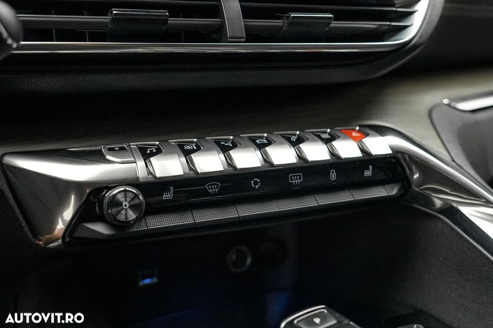 Peugeot 3008 PHEV 300 EAT8 4X4 GT - 24