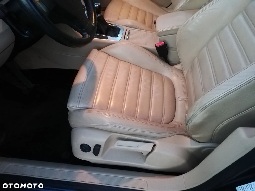 Volkswagen Passat 2.0 TDI Highline - 13