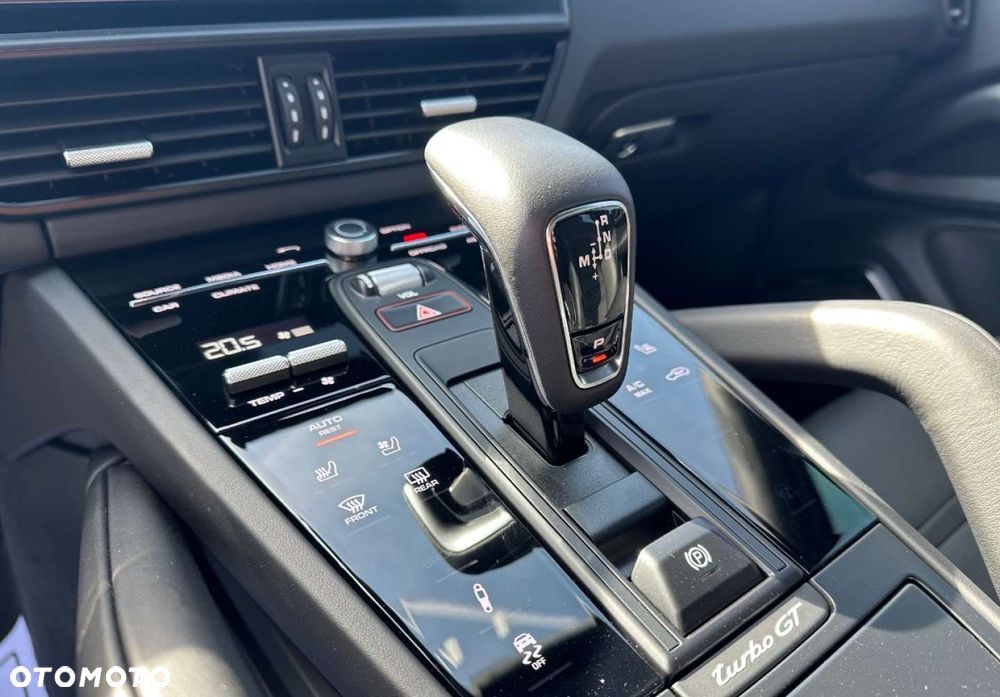 Porsche Cayenne - 25