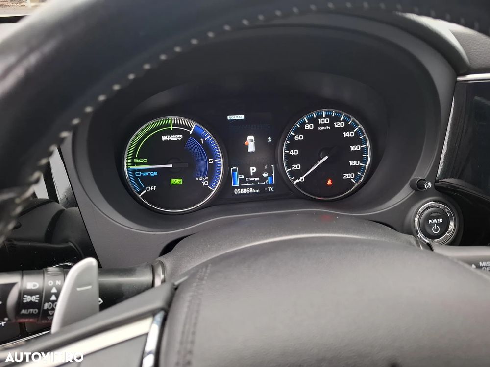 Mitsubishi Outlander PHEV 2.4 L 4X4 Instyle+ - 12