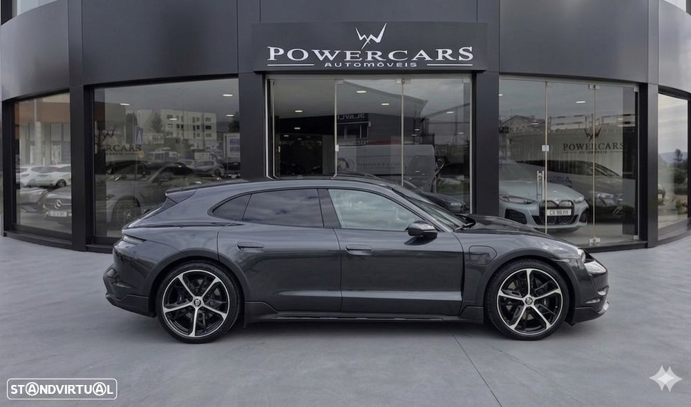 Porsche Taycan Cross Turismo 4 - 8