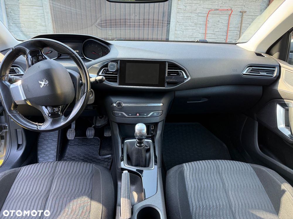 Peugeot 308 1.6 THP Access - 10