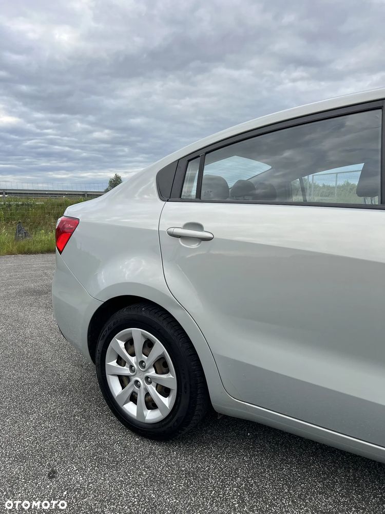 Kia Rio - 23