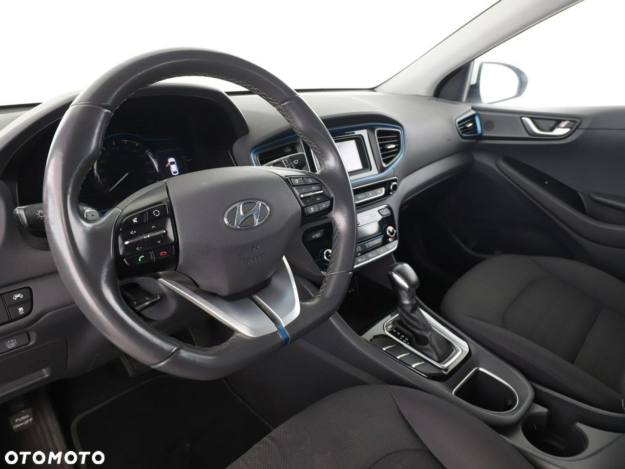 Hyundai IONIQ - 14