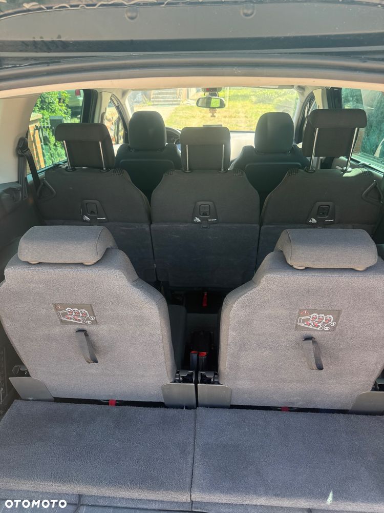 Peugeot 5008 1.6 BlueHDi Style 7os - 8