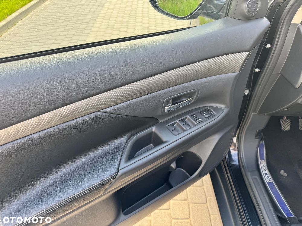 Mitsubishi Outlander 2.2 DI-D 4WD Intense - 12