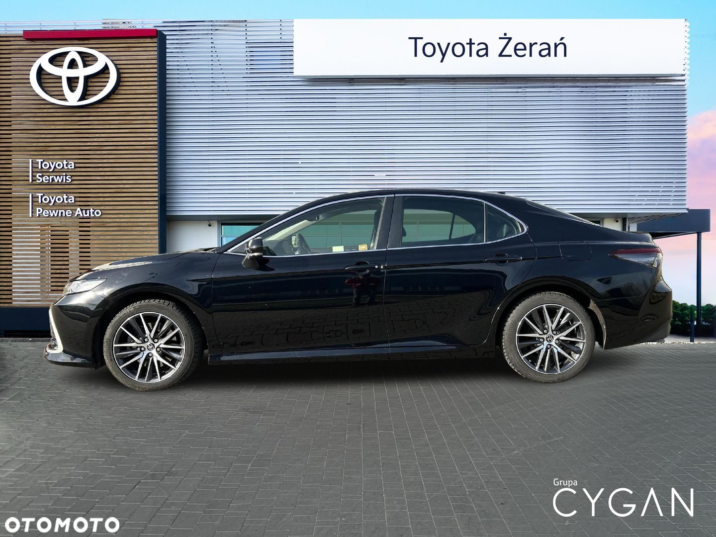 Toyota Camry - 8