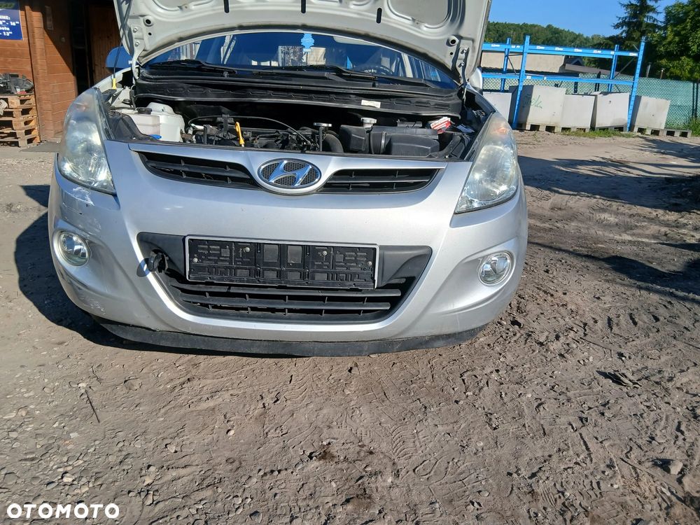 Hyundai I20 08- 1.2 B G4la SIlnik skrzynia  drzwi zderzak maska błotnik klapa  lakier FG - 14