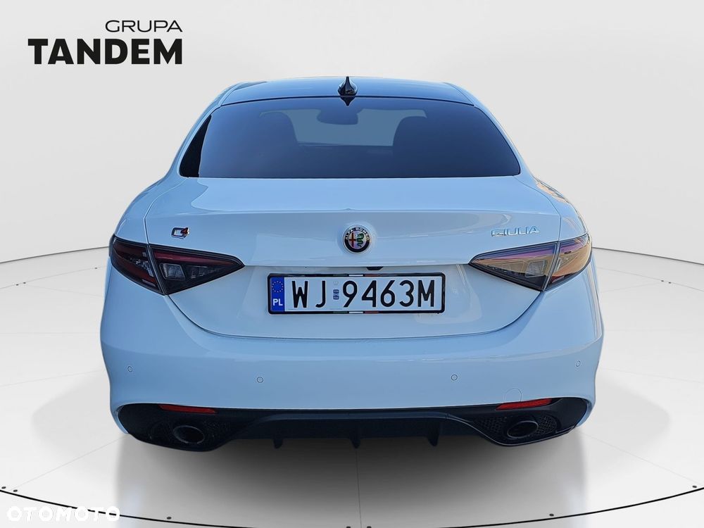 Alfa Romeo Giulia - 7
