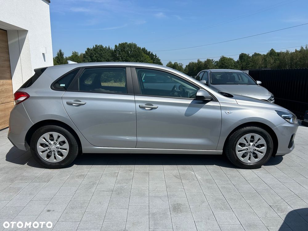 Hyundai i30 1.5 DPI Classic + - 5