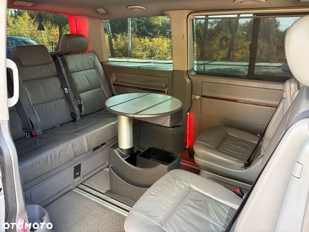 Volkswagen Multivan - 8