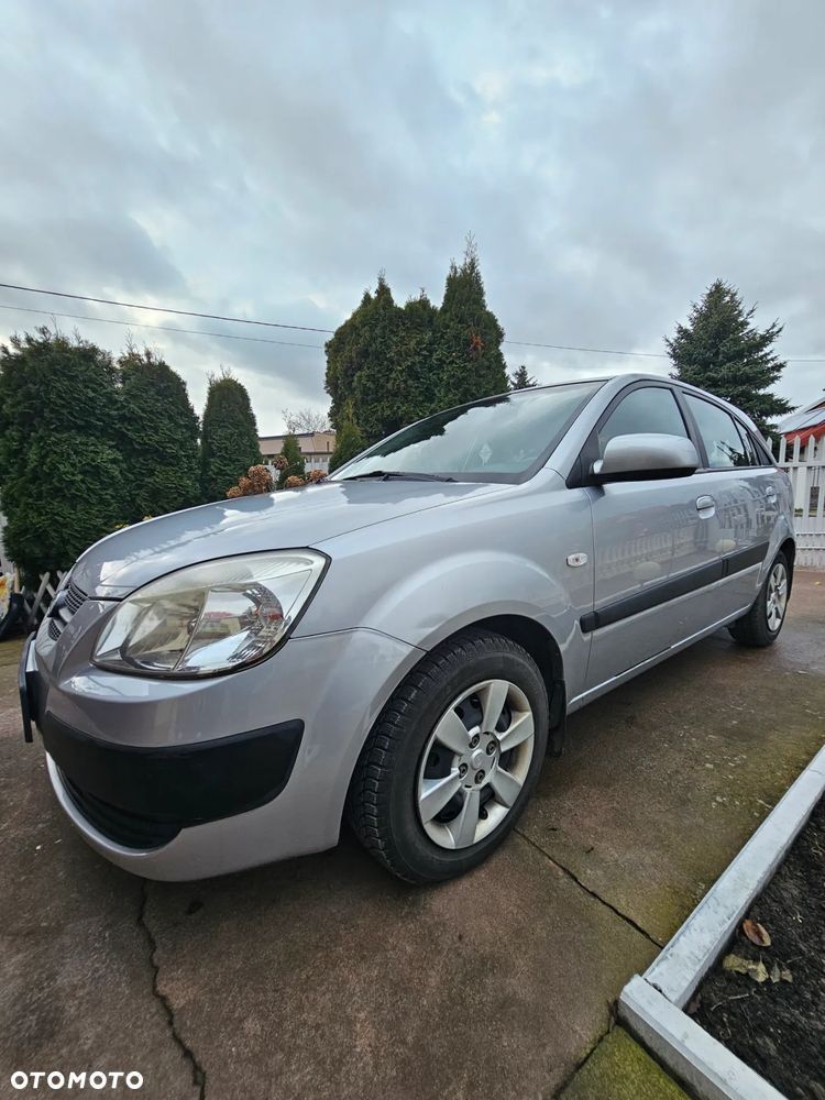 Kia Rio - 28