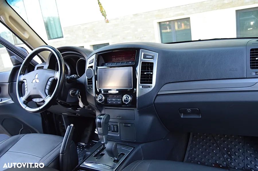 Mitsubishi Pajero 3.2 DI-D Instyle - 8