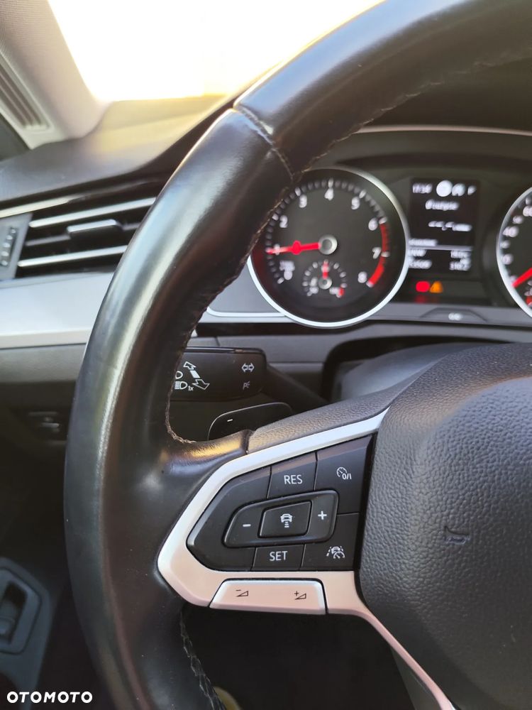 Volkswagen Passat 1.5 TSI EVO Business DSG - 25