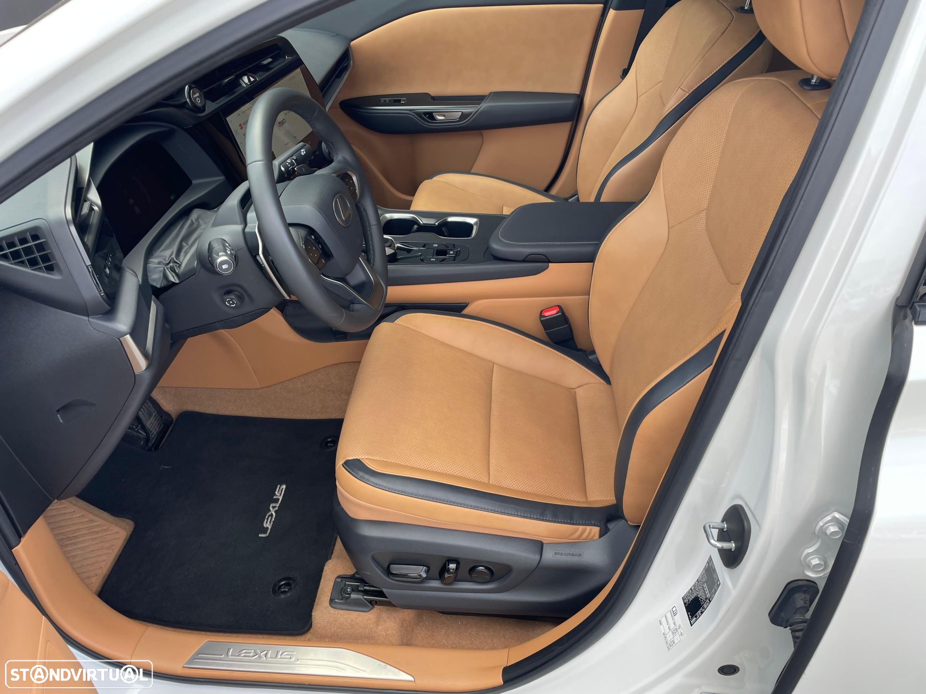 Lexus RZ 450e Executive Plus - 11