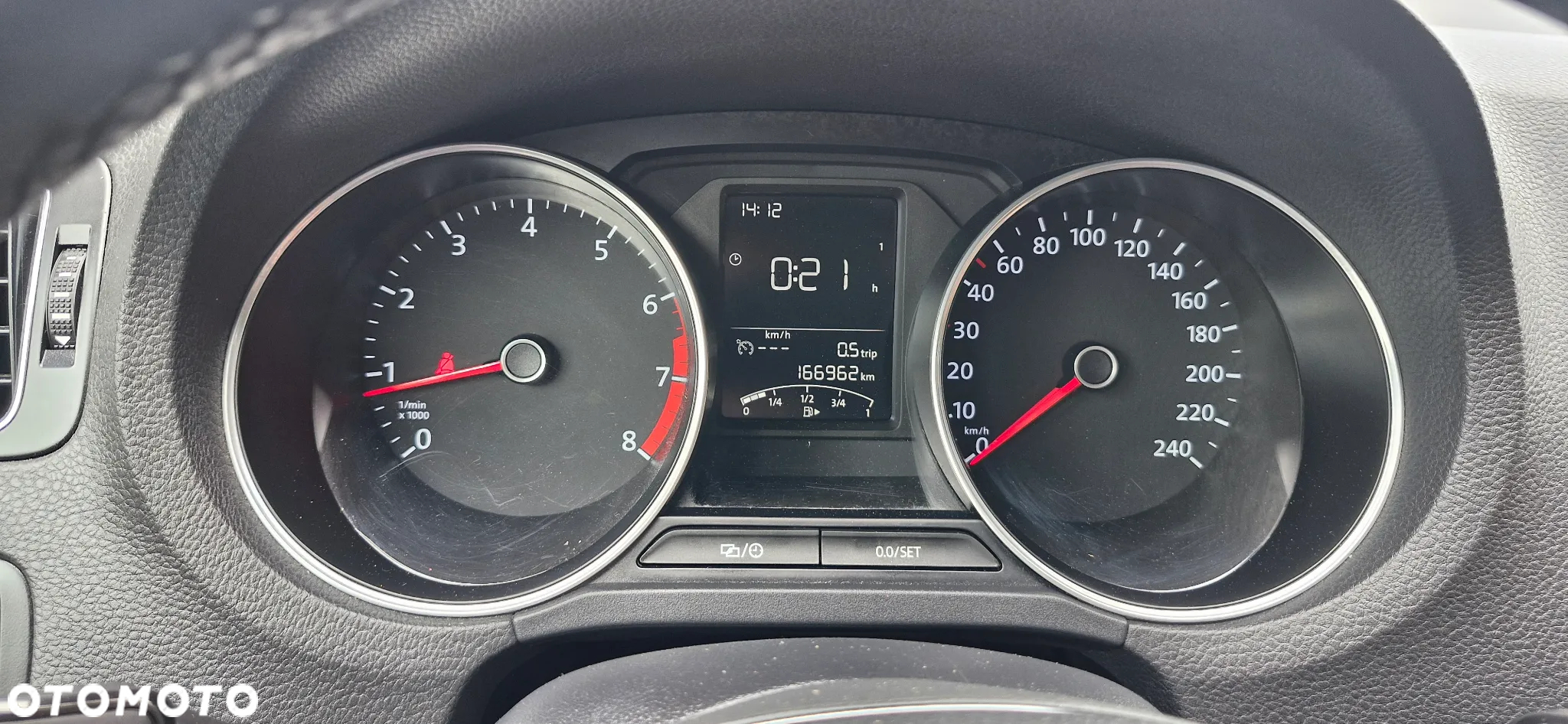 Volkswagen Polo 1.0 (Blue Motion Technology) Comfortline - 24
