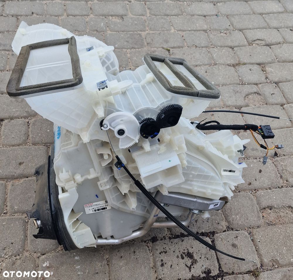 NAGRZEWNICA LJ413299199 OPEL CORSA D - 3