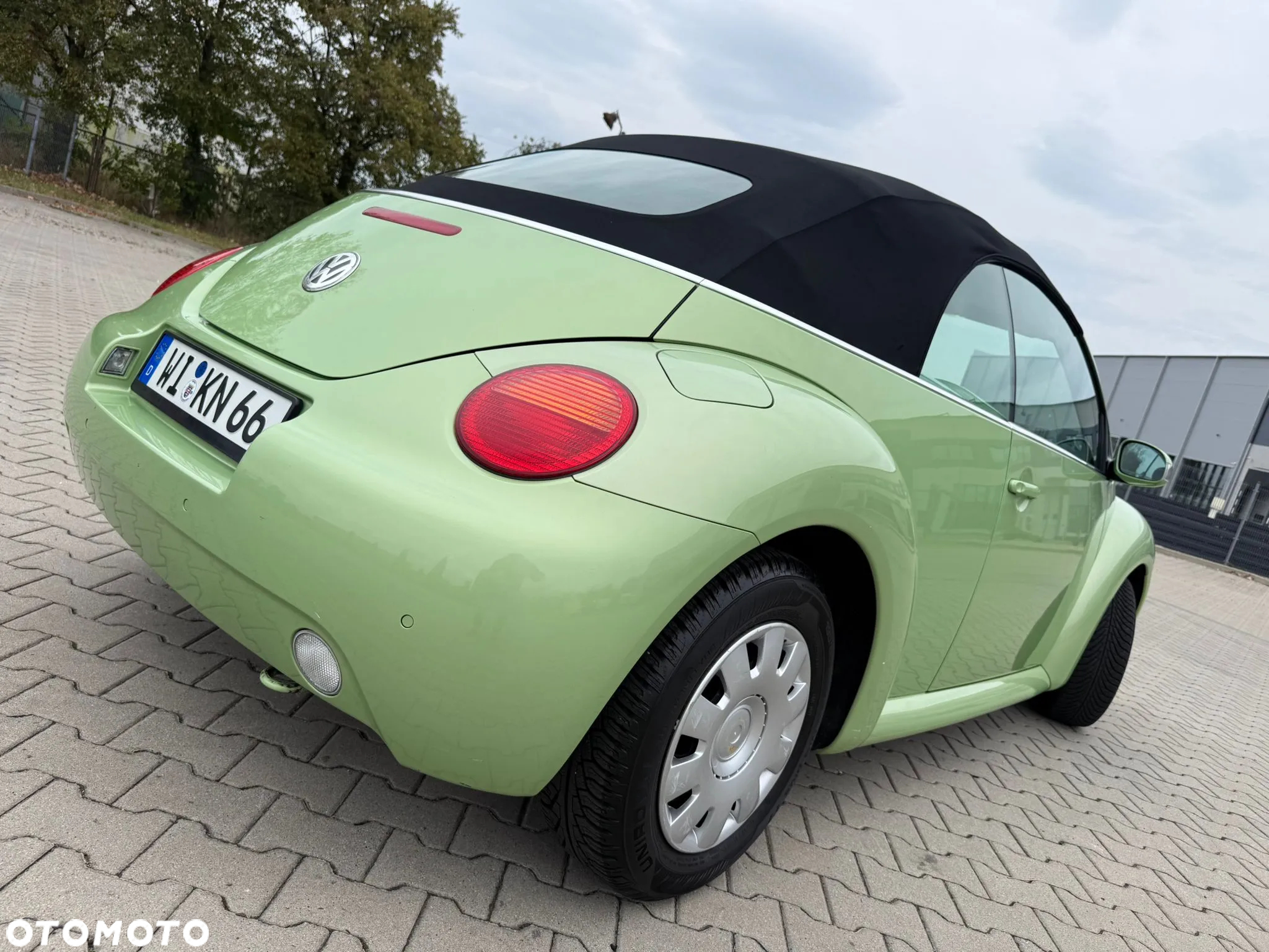 Volkswagen New Beetle Cabriolet 2.0 United - 16