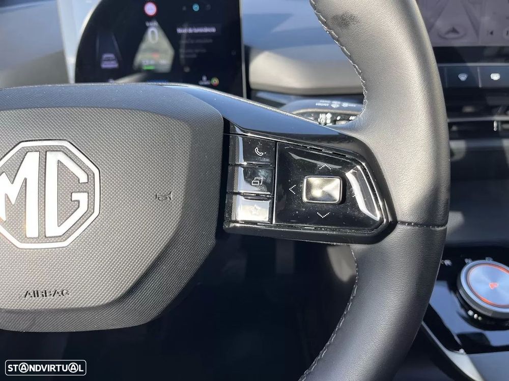 MG MG4 64 kWh Luxury - 18